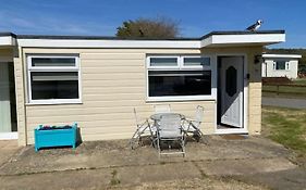 Chalet 36 Sandown Bay Holiday Centre